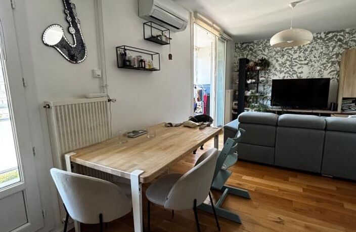 Appartement de type 3 avec balcon, cave et stationnement — photo 4