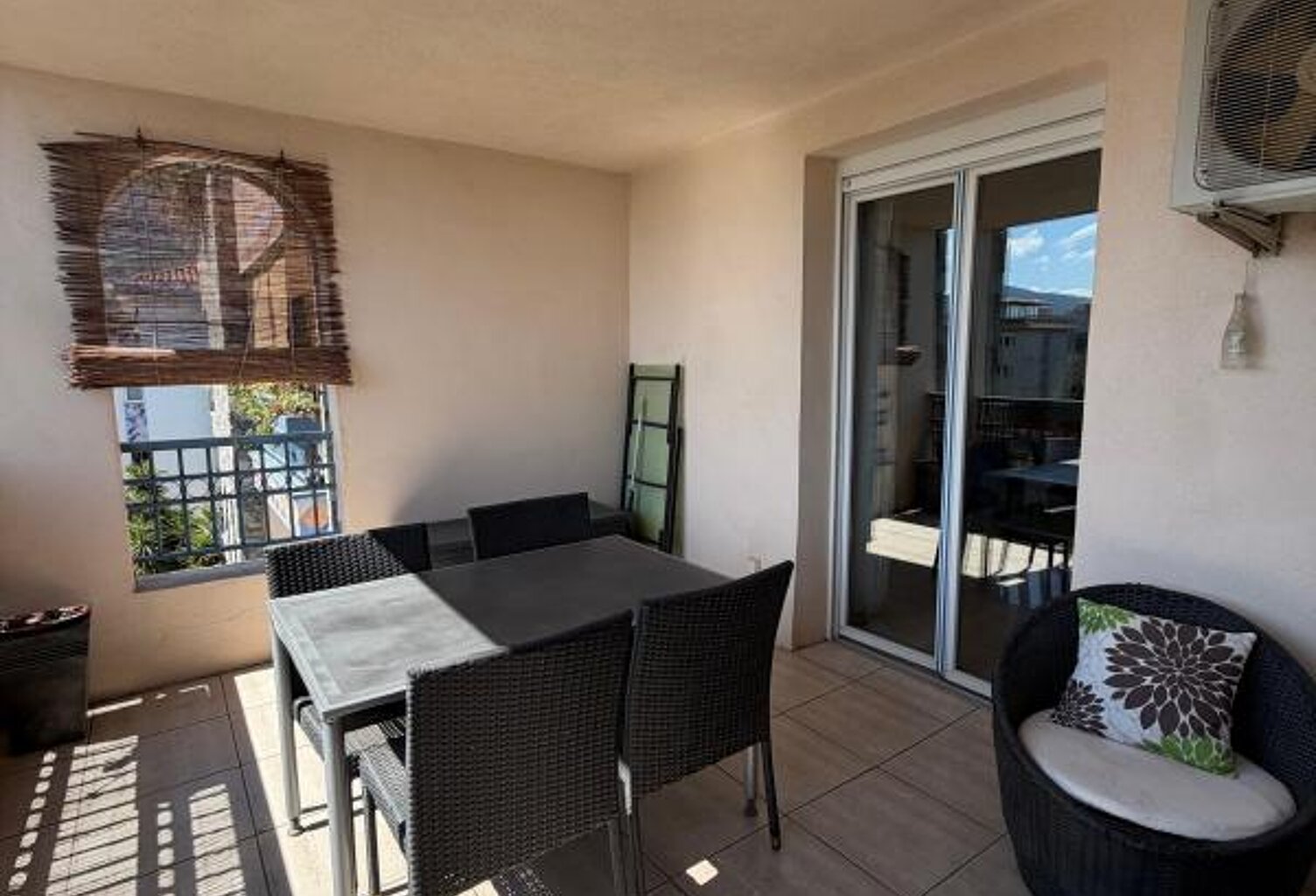 Appartement À Vendre — photo 1
