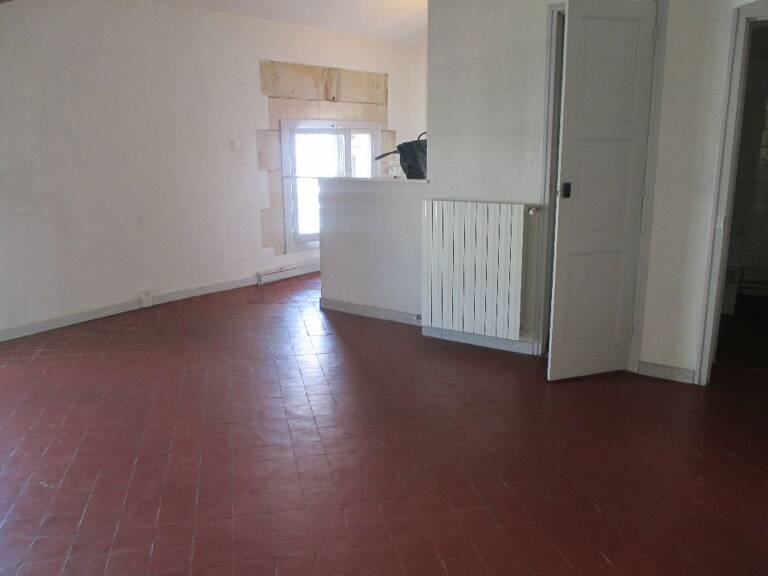 NIMES T2 environ 41m² 30 bis rue Fenelon — photo 1