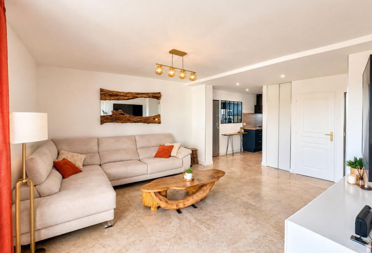 Appartement À Vendre - Superbe T5 avec balcon - Parfait état — photo 1
