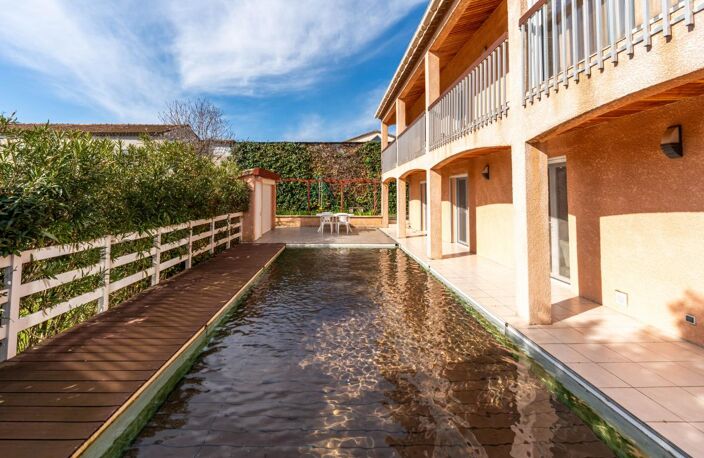Maison de 3 Appartements avec piscine et garage — photo 2