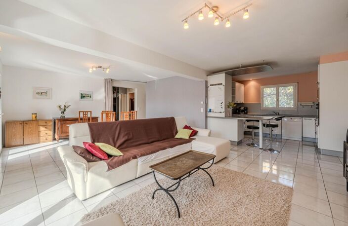 Maison de 3 Appartements avec piscine et garage — photo 4
