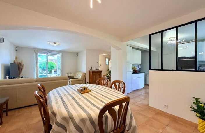 Maison familiale avec piscine et garage — photo 4