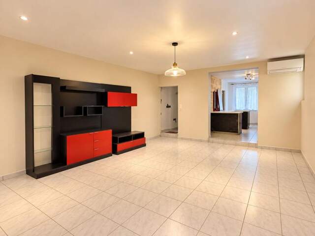 Appartement À Vendre — photo du bien