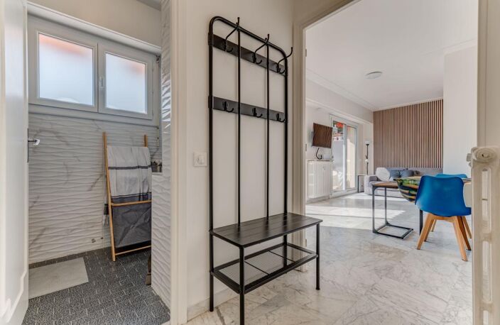 Appartement À Vendre — photo 2