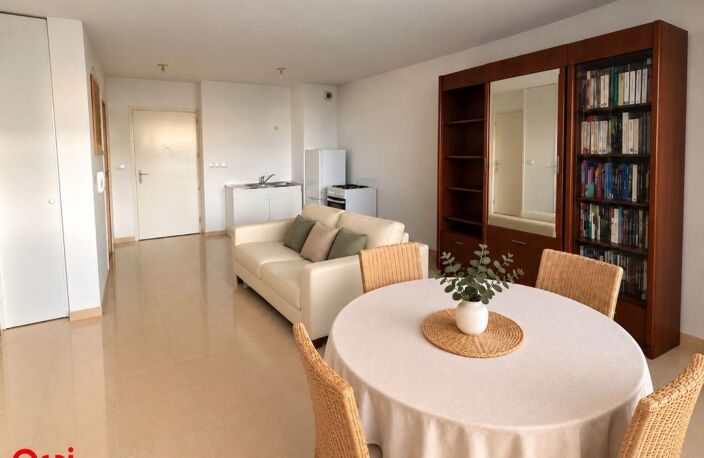Appartement 2 pièces - Terrasse - 700 M BD DE LA CROISETTE — photo 4