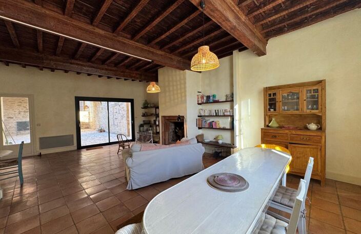 Maison de caractère du XVIe siècle : charme historique, terrasse de 80 m² et garage — photo 5