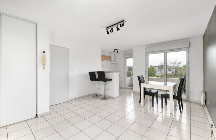 T2 baigné de lumière au calme avec terrasse Sud-Ouest — photo 2