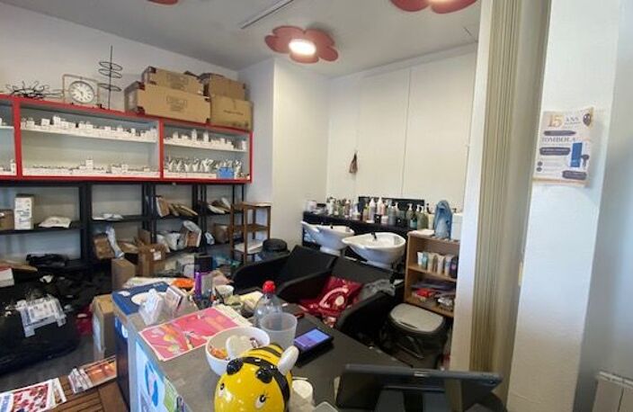 Bien Commercial À Vendre — photo 3