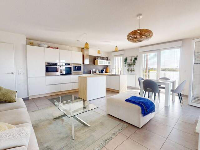 Appartement T4 de 106 m² en dernier étage avec terrasse de 35 m² et box fermé — photo du bien