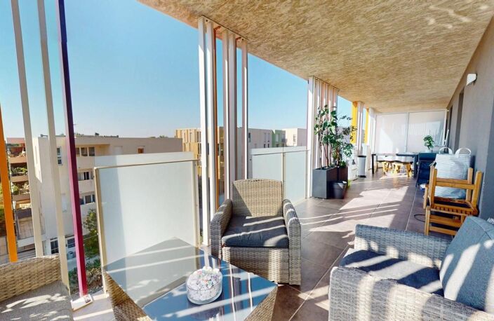 Appartement T4 de 106 m² en dernier étage avec terrasse de 35 m² et box fermé — photo 4