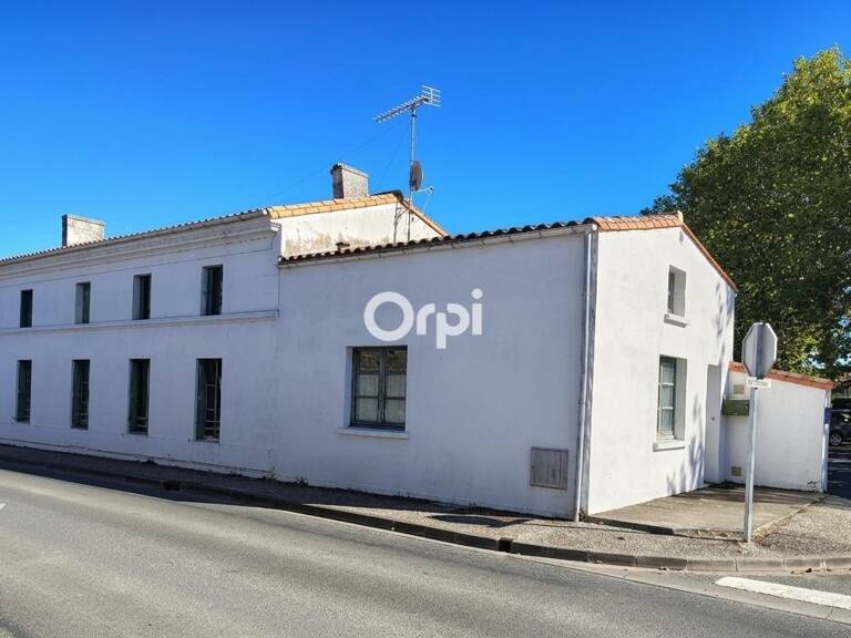 Saint-Sulpice-de-Royan – Maison en pierre de 156 m² avec garage, au cœur du bourg — photo 1