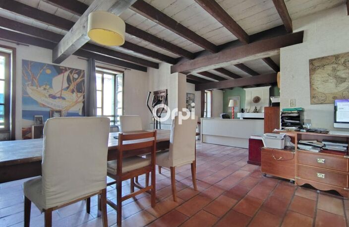 Saint-Sulpice-de-Royan – Maison en pierre de 156 m² avec garage, au cœur du bourg — photo 2