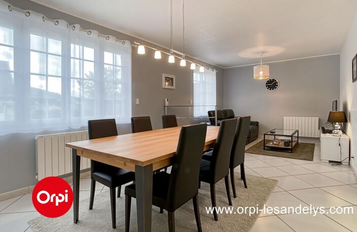 Maison de Plain-Pied en Parfait État avec Sous-Sol Total — photo 2