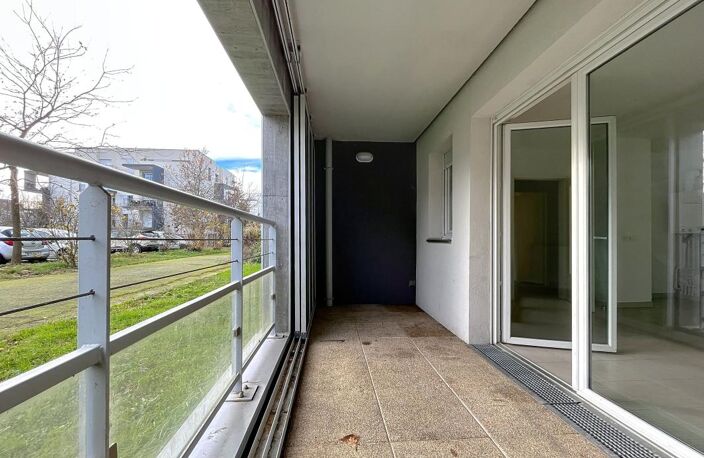 APPARTEMENT 3 PIECES EN REZ DE CHAUSSEE AVEC TERRASSE ET PARKING — photo 4