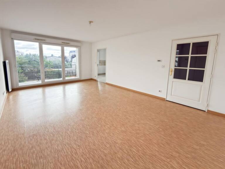 ✨ T1 RÉCENT AVEC BALCON & PARKING — ORLÉANS SUD 🔑 — photo 1