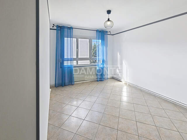 Appartement T3   52,23 m2   2 chambres   Dernier étage — photo du bien