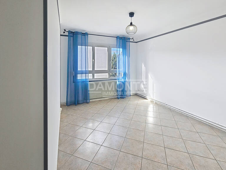 Appartement T3   52,23 m2   2 chambres   Dernier étage — photo 1