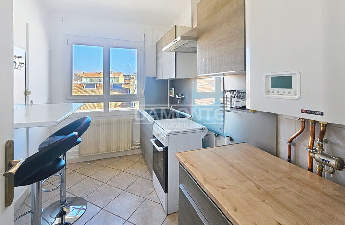 Appartement T3   52,23 m2   2 chambres   Dernier étage — photo 4