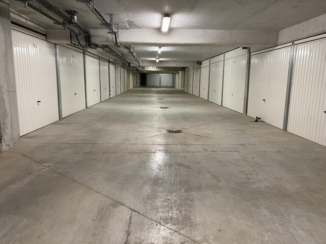 Garage proposé à Saint-Cyr-sur-Mer