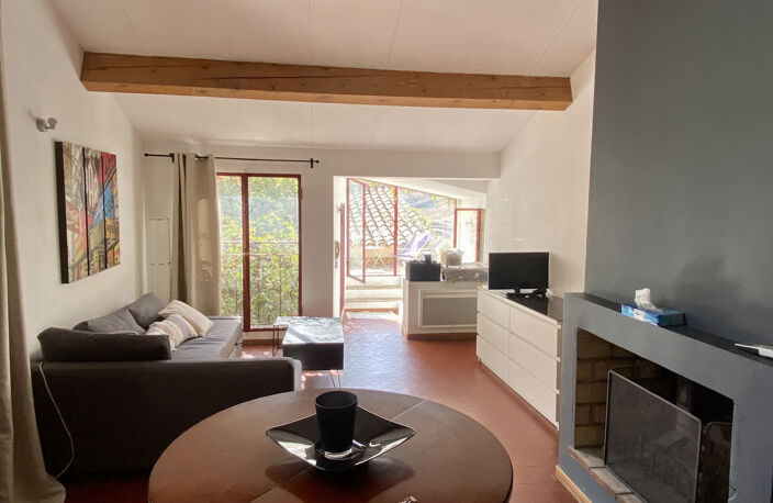 BEAU T2  MEUBLE CENTRE VILLE EN DUPLEX AVEC TERRASSE Rue Puits neuf — photo 5