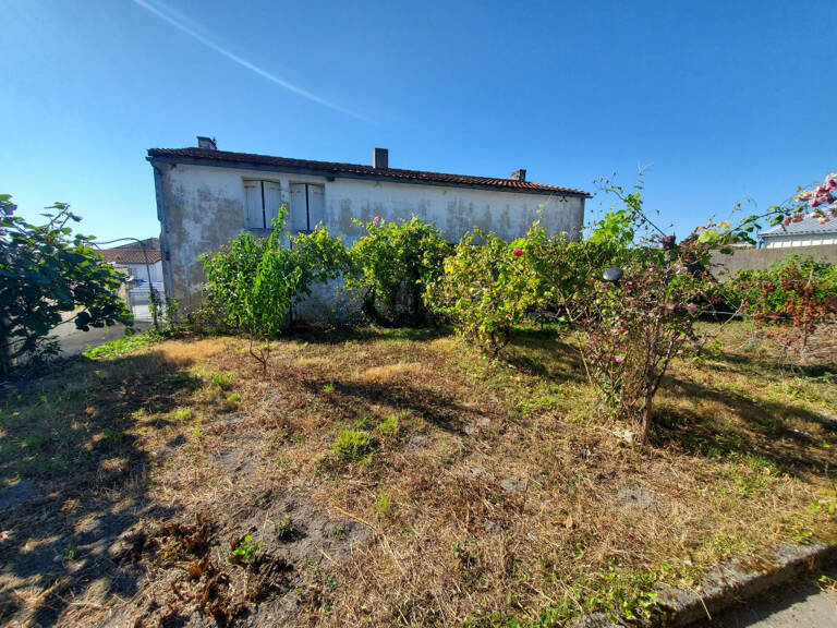 Maison 100 m2 + dépendances 17120 Semussac — photo 1