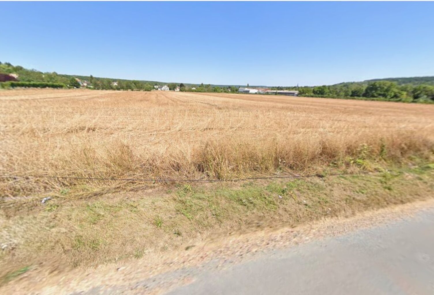 Terrain à bâtir de 700 m² à MARCILLY-SUR-EURE (27) — photo 1