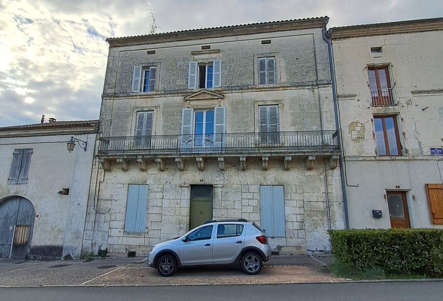 Grande maison de caractère à rénover – 185 m² – Mareuil en Périgord (24340) — photo 1