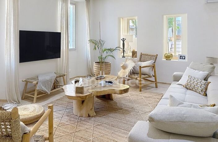 AJACCIO (20), AJACCIO en CENTRE-VILLE – SUPERBE APPARTEMENT T4 AVEC TERRASSE, JARDIN ET JACUZZI — photo 4