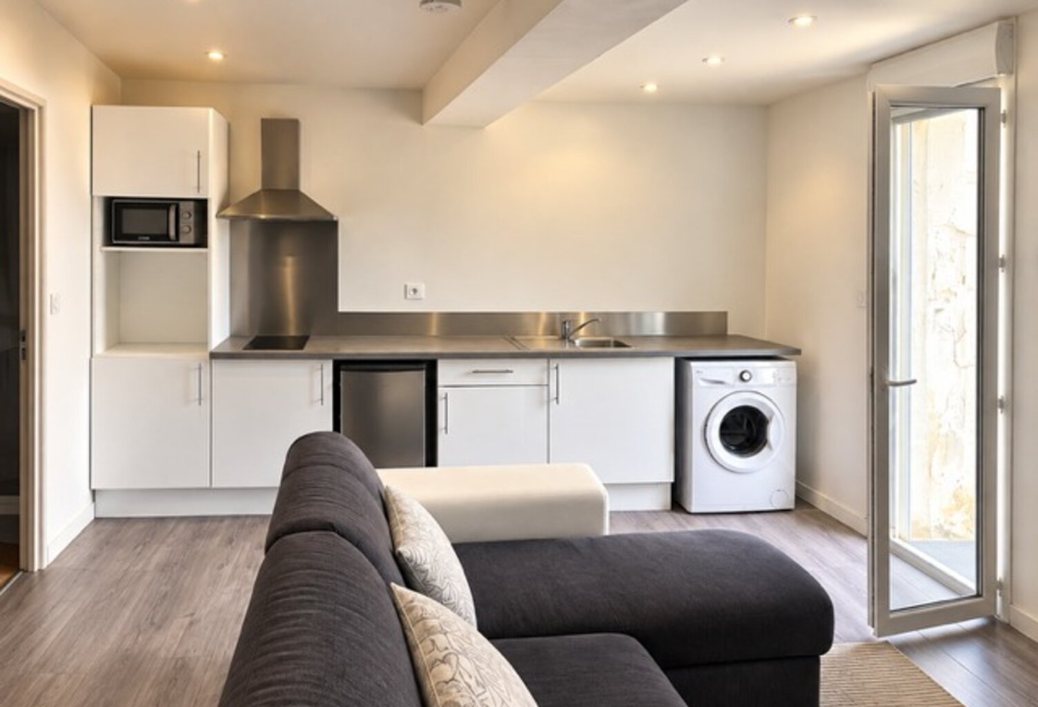 APPARTEMENT COMPOSE DE DEUX STUDIOS — photo 1