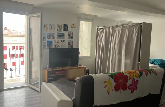 APPARTEMENT COMPOSE DE DEUX STUDIOS — photo 2