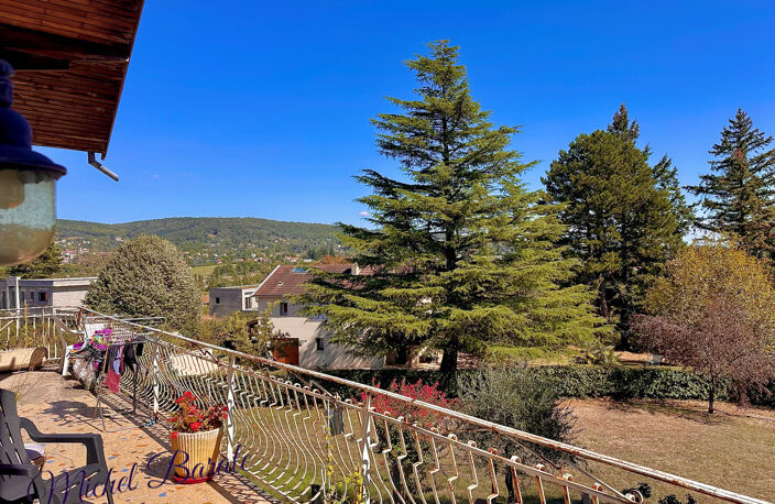 DARDILLY – PROPRIÉTÉ FAMILIALE DE 222 M² – 6 CHAMBRES – T2 INDÉPENDANT – TERRAIN DE 1 647 M² – VUE PANORAMIQUE — photo 5