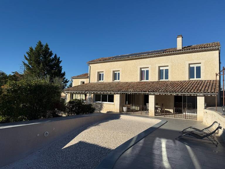 Dpt Gard (30), à vendre ALES maison P5 de 210 m² - Terrain de 1 700,00 m² — photo 1