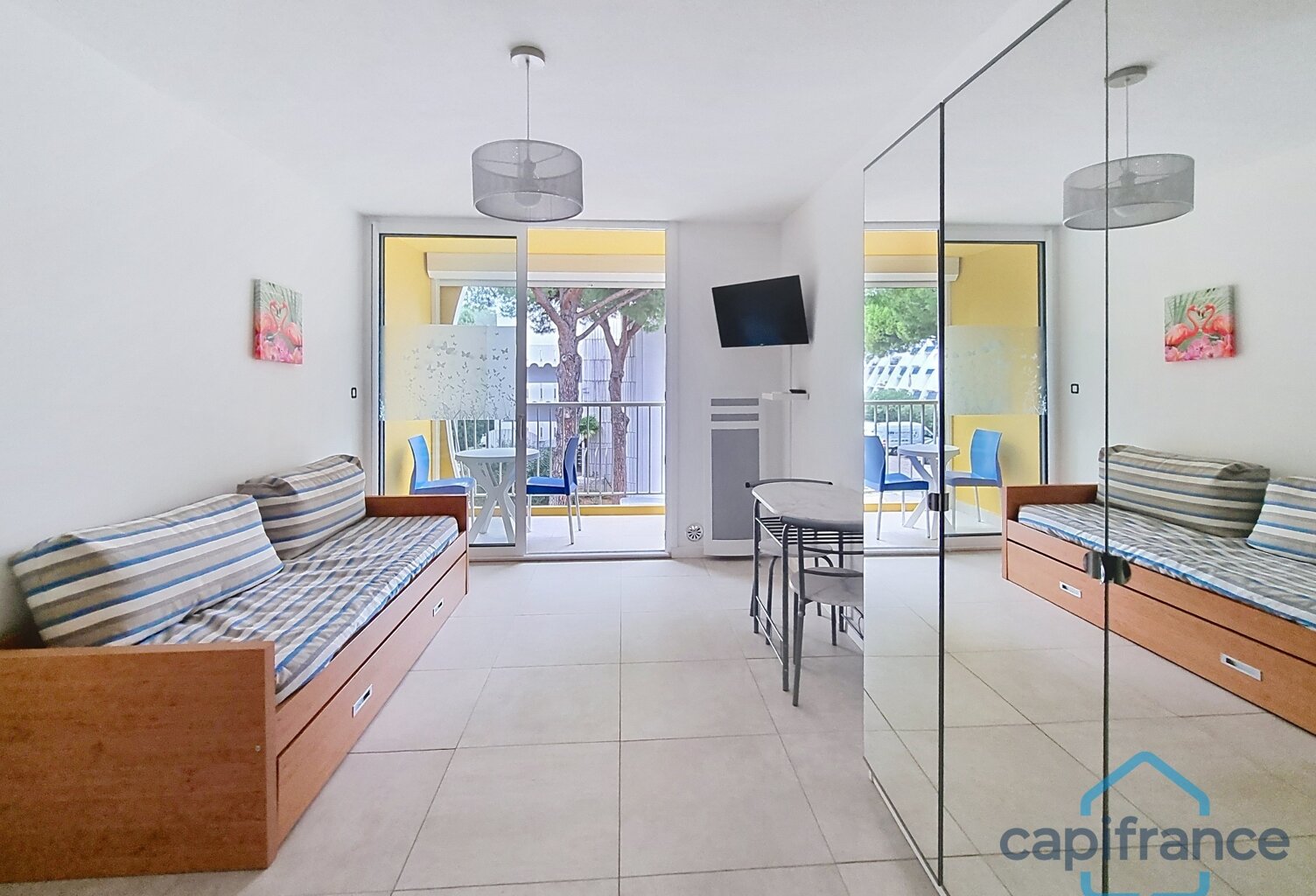 Studio de 22m² rénové et meublé au dernier étage + Terrasse de 5m² + PARKING - La Grande-Motte (34) — photo 1