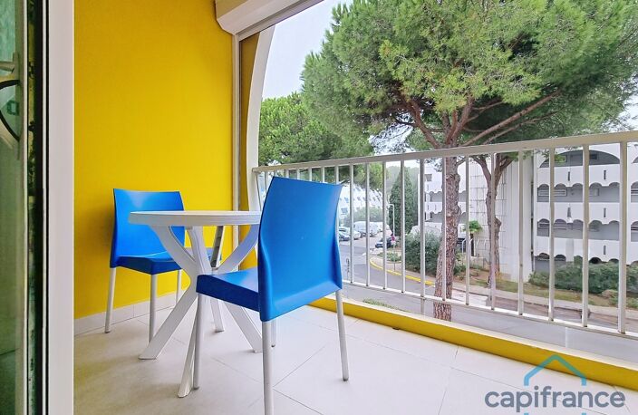 Studio de 22m² rénové et meublé au dernier étage + Terrasse de 5m² + PARKING - La Grande-Motte (34) — photo 3
