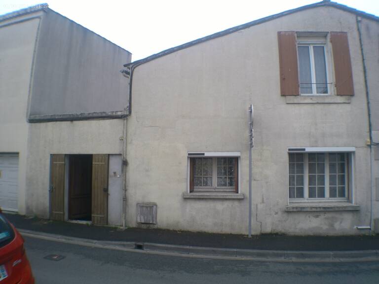 ⚜ COGNAC - Maison de Ville A Vendre ⚜ — photo 1