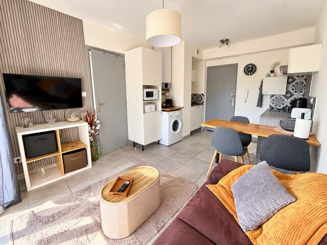Appartement T1 meublé et équipé dans résidence avec ascenseur — photo du bien