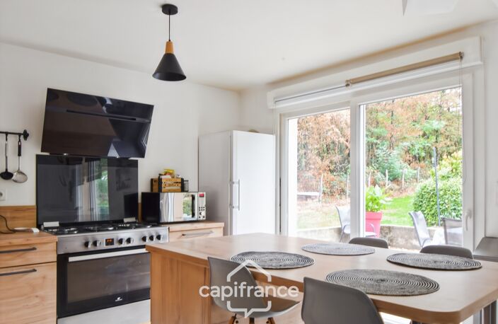 Maison récente avec grand terrain, terrasse et garage à Saillenard (71580) — photo 4