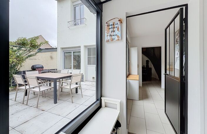 VOUVRAY – LE CHARME D’UNE MAISON DE VILLE RÉNOVÉE, AU CALME ET À L’ABRI DES REGARDS — photo 3