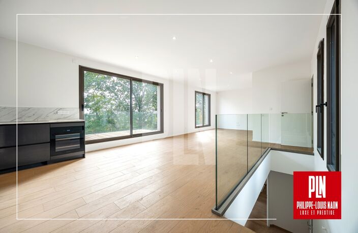 À VENDRE PROPRIÉTÉ CONTEMPORAINE NEUVE D’EXCEPTION AVEC PISCINE INTÉRIEURE À 5 MINUTES DE LA PLACE DE LA RÉPUBLIQUE — photo 3