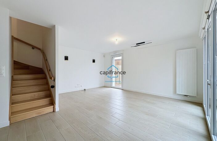 À vendre à La Rochelle, Maison récente de 88m² avec 3 chambres, jardin et double garage — photo 3
