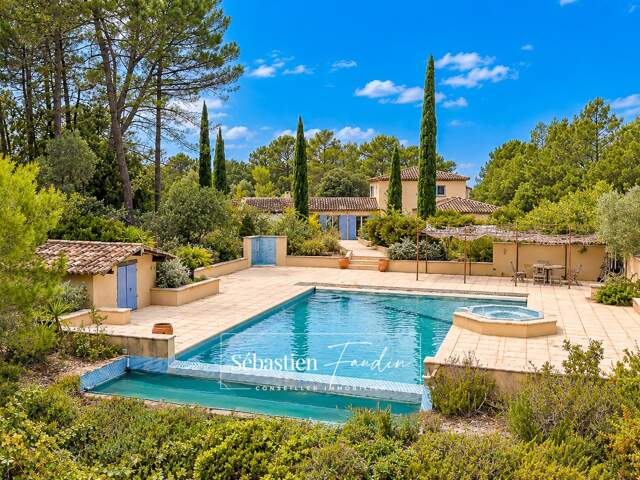 Propriété à vendre 6 pièces à BRAS (83) - grand calme - sans vis-à-vis - terrain de 2,7 ha - 5 000 m² clôturés - piscine à débordement chauffée - 248 m² - vue dégagée - nature — photo du bien