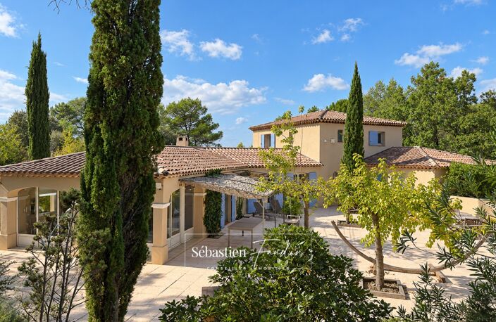 Propriété à vendre 6 pièces à BRAS (83) - grand calme - sans vis-à-vis - terrain de 2,7 ha - 5 000 m² clôturés - piscine à débordement chauffée - 248 m² - vue dégagée - nature — photo 2