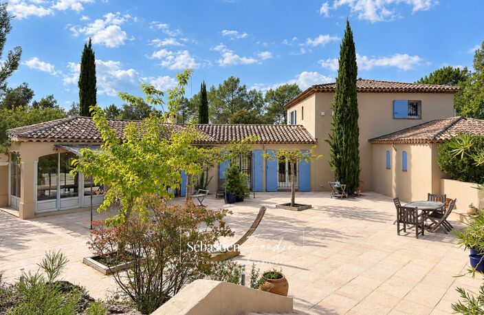 Propriété à vendre 6 pièces à BRAS (83) - grand calme - sans vis-à-vis - terrain de 2,7 ha - 5 000 m² clôturés - piscine à débordement chauffée - 248 m² - vue dégagée - nature — photo 4