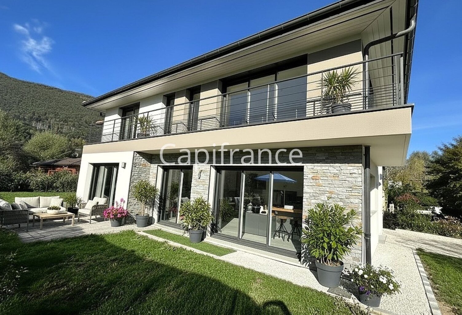 VILLA CONTEMPORAINE NEUVE DE 184 M² – SECTEUR ANNECY SÉVRIER (74) — photo 1
