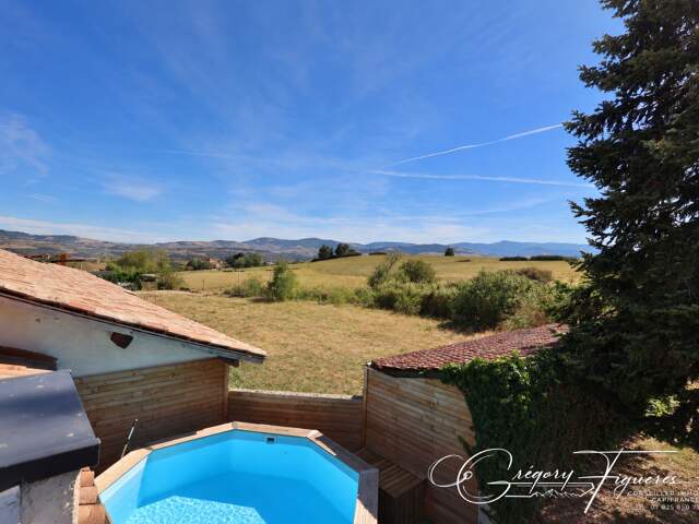 CHABANIÈRE – MAISON DE CARACTÈRE DE 201 M² – 8 PIÈCES – 4 CHAMBRES – TERRAIN DE 7 410 M² — photo du bien