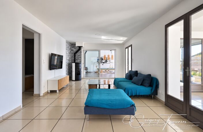 CHABANIÈRE – MAISON DE CARACTÈRE DE 201 M² – 8 PIÈCES – 4 CHAMBRES – TERRAIN DE 7 410 M² — photo 4
