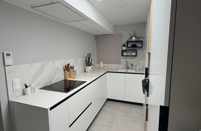 Maison semi-plain-pied de 107 m² avec vue sur le lac du château – Charme, confort et élégance contemporaine — photo 5