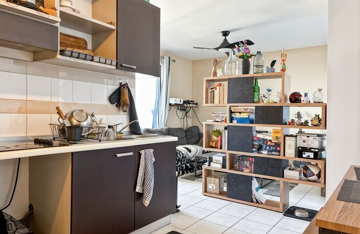 T3 DE 52,30 m² AVEC VARANGUE DE 9,89m2 — SAINTE-CLOTILDE, QUARTIER UNIVERSITAIRE — IDÉAL INVESTISSEMENT COLOCATION, RENDEMENT 7%+ — photo 2