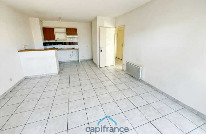 Dpt Landes (40), à vendre AIRE SUR L'ADOUR Appartement T2 de 40m² habitables en rez-de-chaussée + jardin de 35 m² et place de parking privative, proche du centre-ville et au calme — photo 5